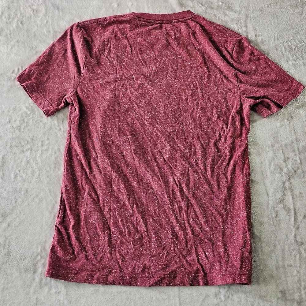 Super Mario Bros Kickin It Old School Maroon Pixel Graphic T-Shirt Size Medium - Picture 4 of 4